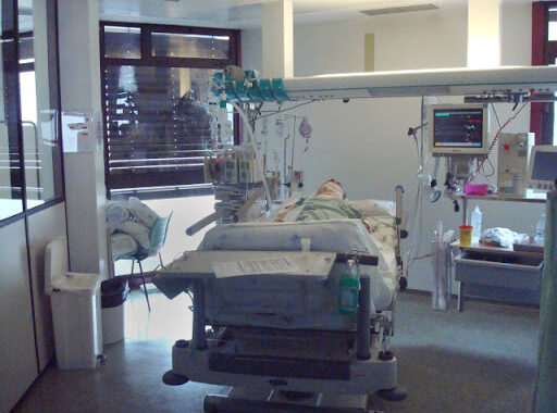 Hospital de Guimarães com taxa de ocupação dos cuidados intensivos covid-19 a 50 %