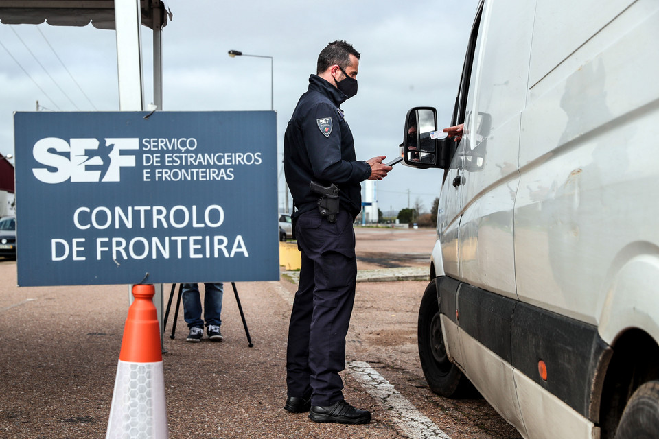 União Europeia estuda várias opções para facilitar viagens este Verão