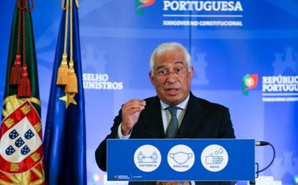 Ensino até ao primeiro ciclo, comércio ao postigo, cabeleireiros e livrarias reabrem já na próxima semana