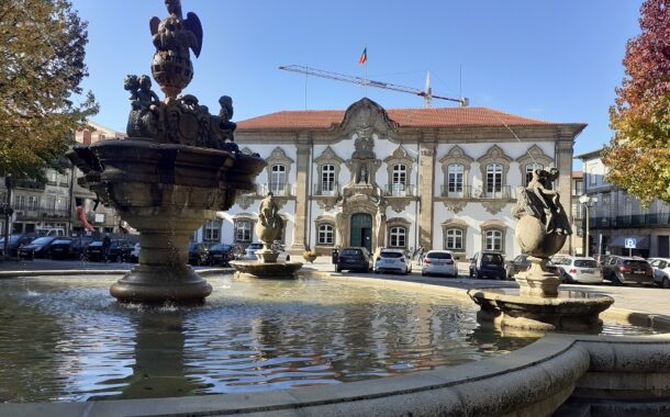 Estacionamento condicionado segunda-feira no centro de Braga