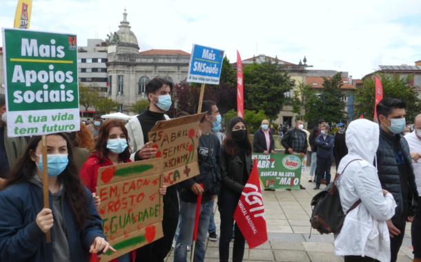Meio milhar celebra 25 de Abril em Braga