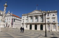 Buscas na Câmara de Lisboa. Ex-vereador é o principal suspeito, diz Medina