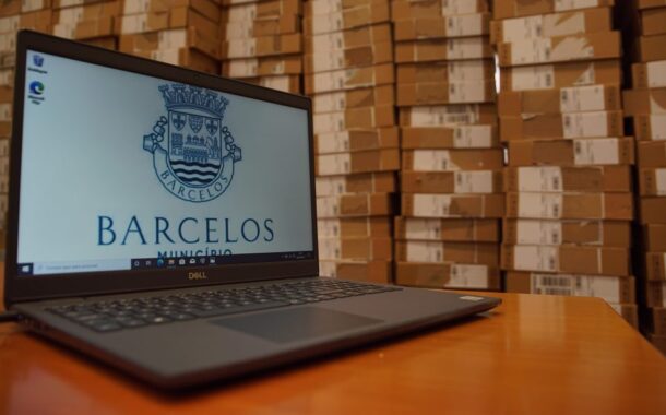 Câmara de Barcelos compra 600 computadores para alunos carenciados
