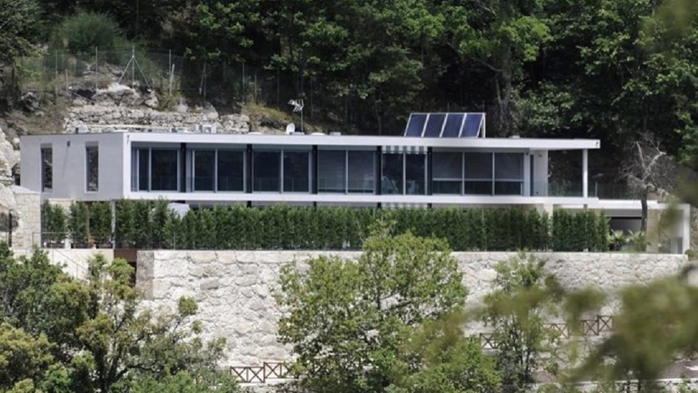 Construção de antiga casa de Cristiano Ronaldo no Gerês terá violado normas urbanísticas, mas crime prescreveu