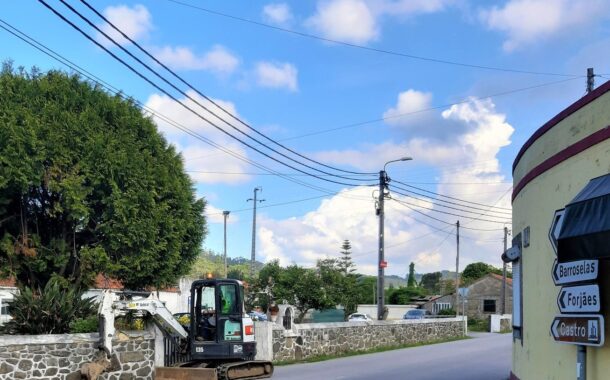 Arrancou colocação de semáforos em Palmeira de Faro, Esposende