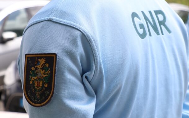 GNR apreende material para roubar carros e detém dois homens em Guimarães