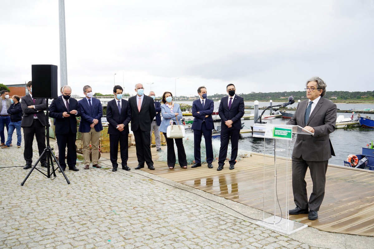 Ministro do Mar garante um milhão de euros para drenagem do porto de Esposende ainda este ano