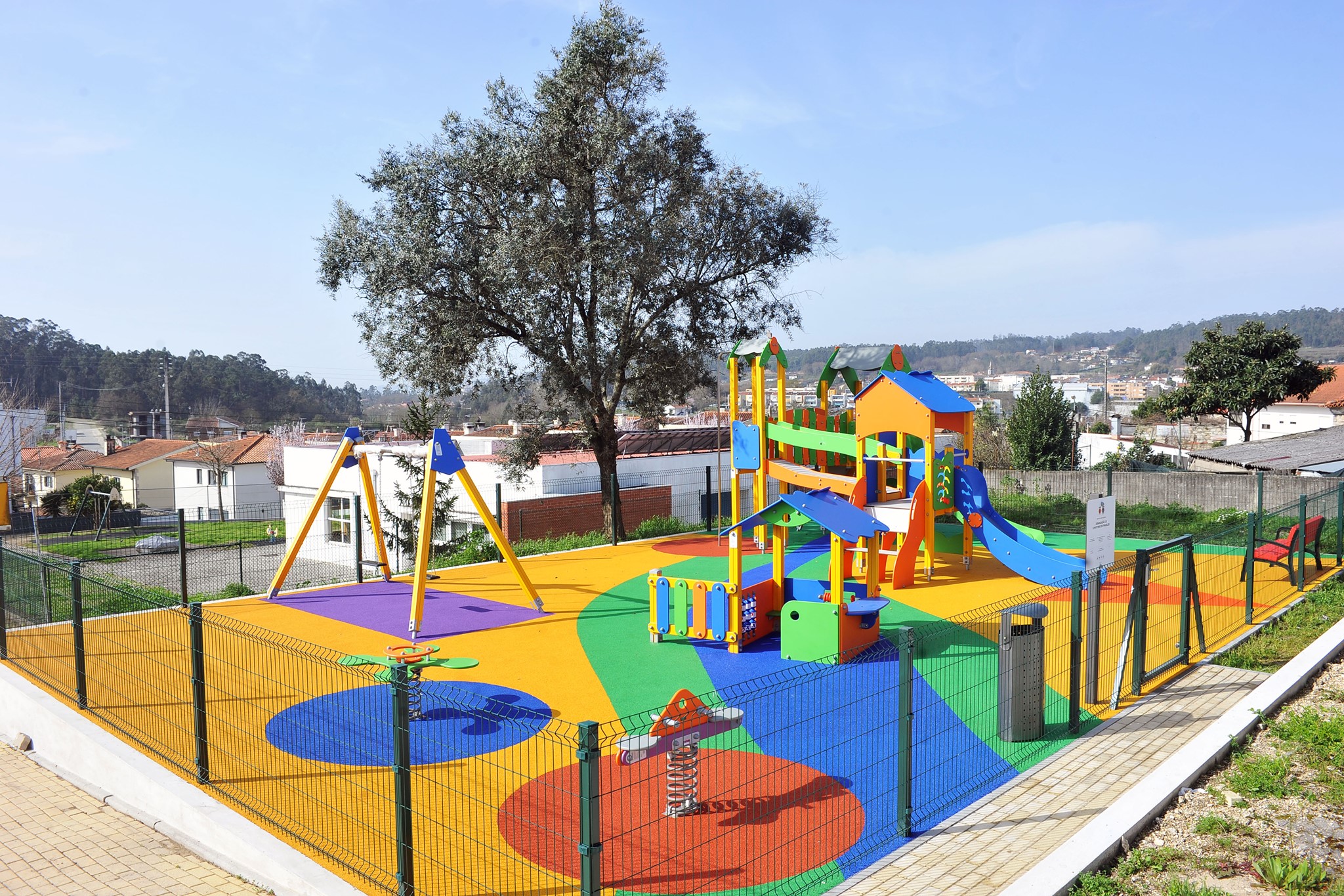 Câmara de Braga esclarece: frequência de parques infantis públicos está autorizada