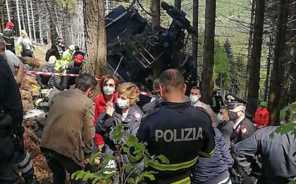 Treze mortos e duas crianças gravemente feridas em queda de teleférico em Itália