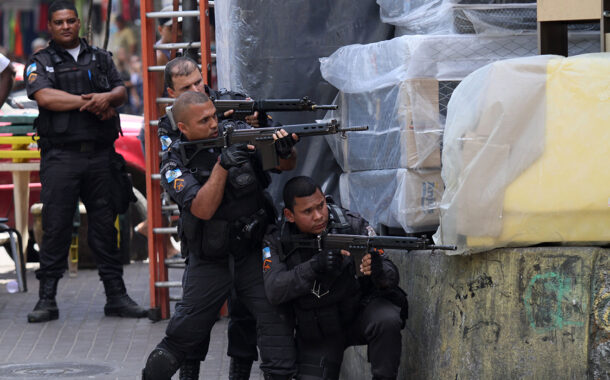 Pelo menos 25 mortos num tiroteio em operação policial no Rio de Janeiro