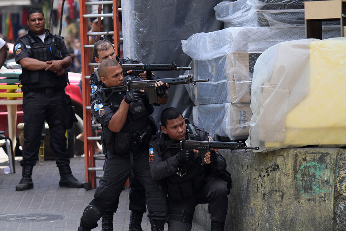 Pelo menos 25 mortos num tiroteio em operação policial no Rio de Janeiro