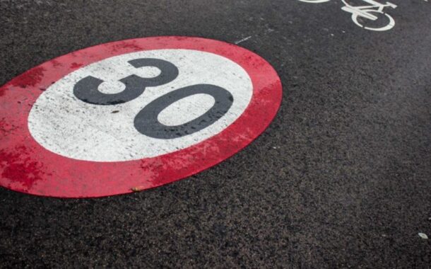 Máximo de 30 km/h na maioria das cidades espanholas. Coimas podem chegar a 600 euros