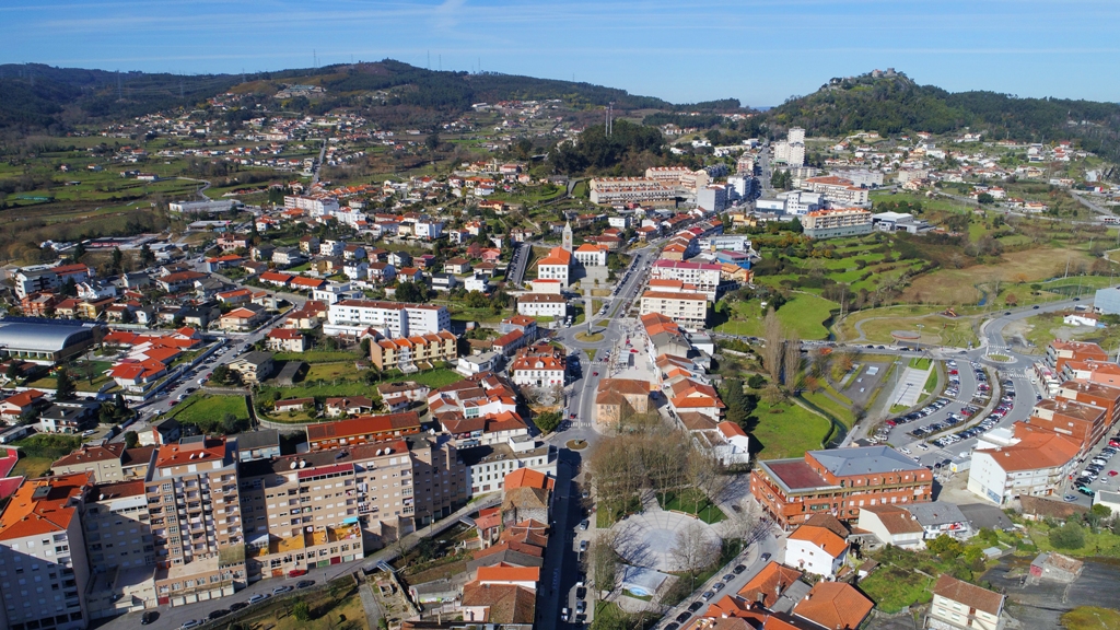Autárquicas. Socialista Frederico Castro apresenta a Via Circular Urbana da Póvoa de Lanhoso a Pedro Nuno Santos