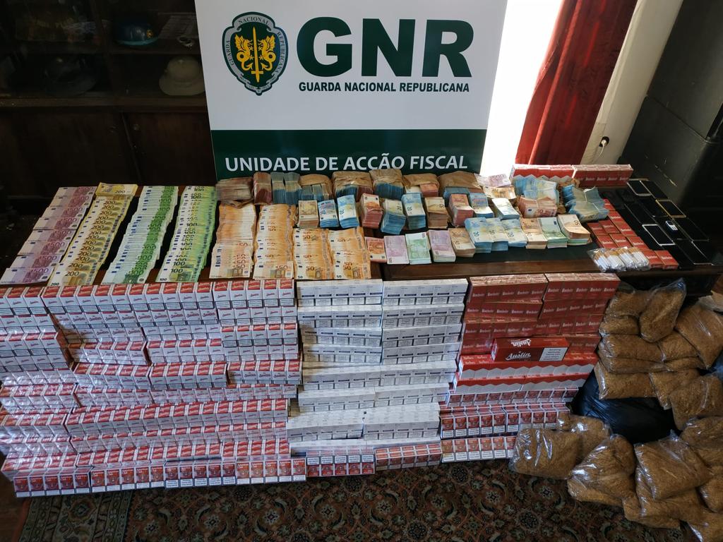 GNR Braga em mega-operação de desmantelamento de rede ibérica de tráfico de tabaco