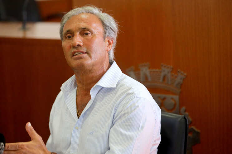 Autárquicas. Autarca de Vieira do Minho queixa-se ao MP de fórum do Facebook por postar perfis falsos