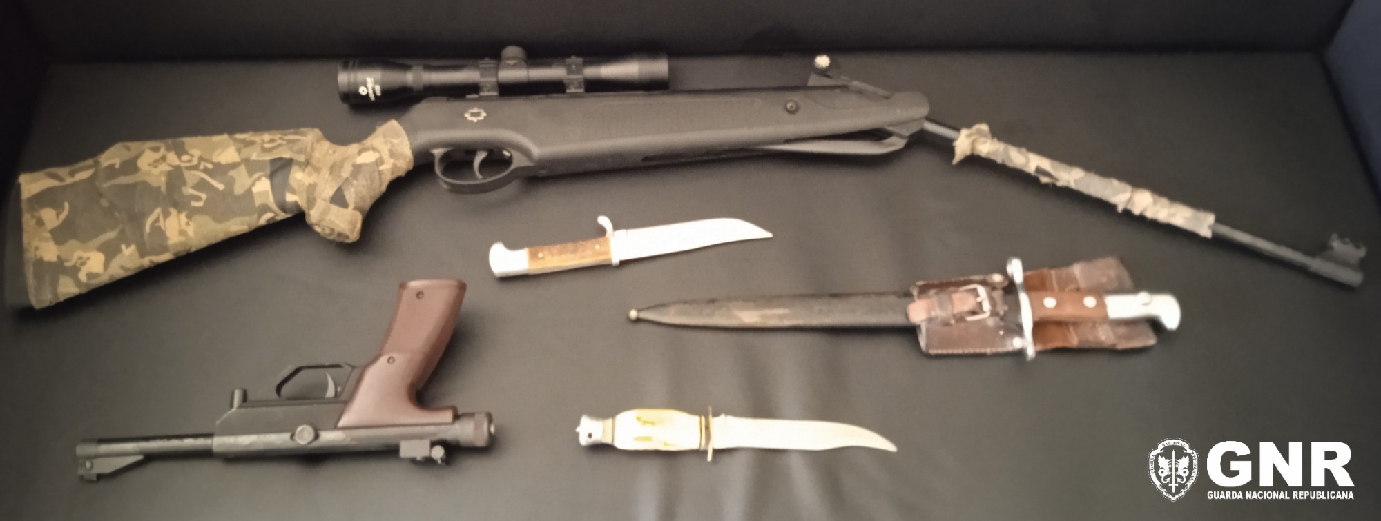 GNR apreende armas em caso de violência doméstica na Póvoa de Lanhoso