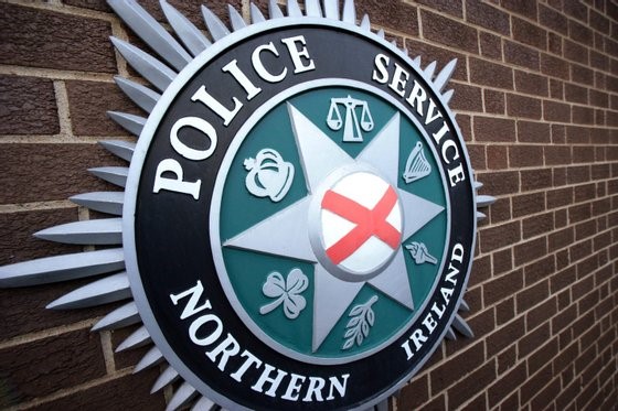 Polícia da Irlanda do Norte investiga dois ataques “racialmente motivados” a portuguesa