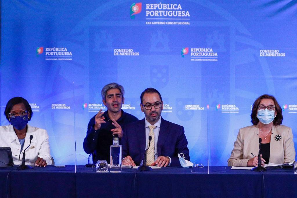 Governo diz que “não há precipitação” nas decisões sobre desconfinamento