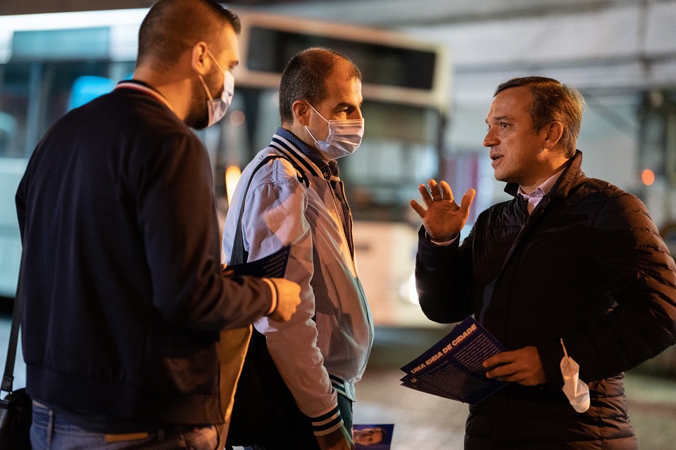 Autárquicas. Hugo Pires garante transportes gratuitos em encontro madrugador com trabalhadores dos Transportes Urbanos de Braga