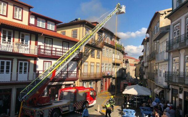PJ de Braga investiga incêndio em prédio do Centro Histórico de Guimarães