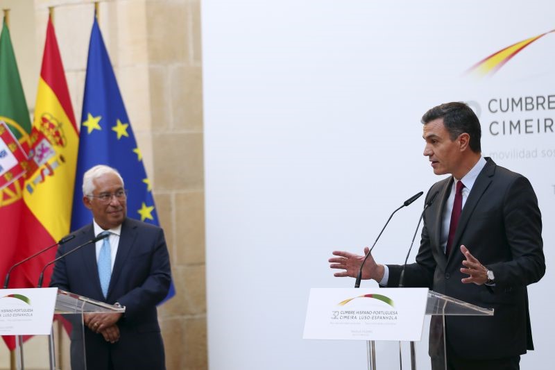 Cimeira ibérica. Sánchez elogia Costa e afirma que Portugal tem sido exemplo de estabilidade