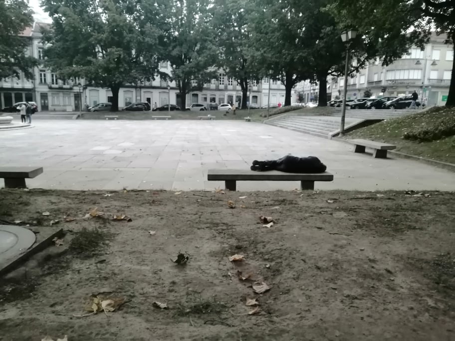 Sem-abrigo no centro da cidade chocam bracarenses e turistas