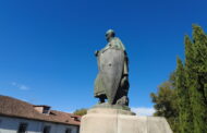 Estátua de D. Afonso Henriques em Guimarães (novamente) sem espada após acto de vandalismo