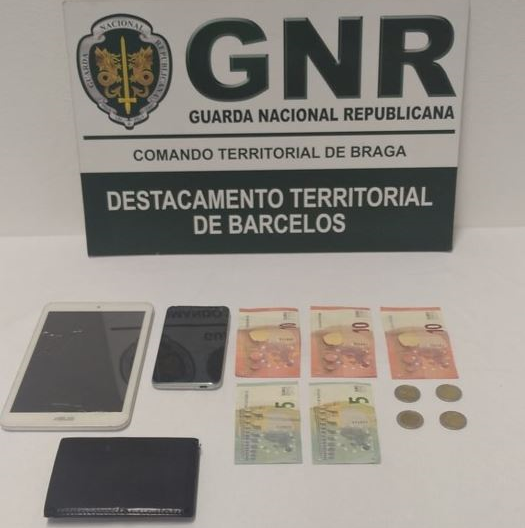 GNR de Barcelos detém casal por furtos em viaturas
