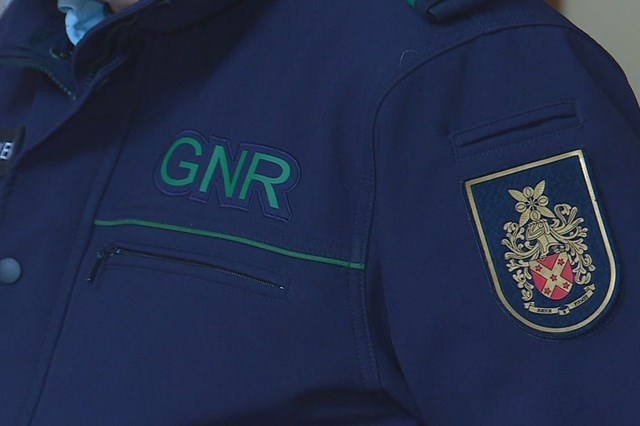 Militar da GNR que ameaçou três magistrados de Vila Verde nas redes sociais já está em casa com pulseira electrónica