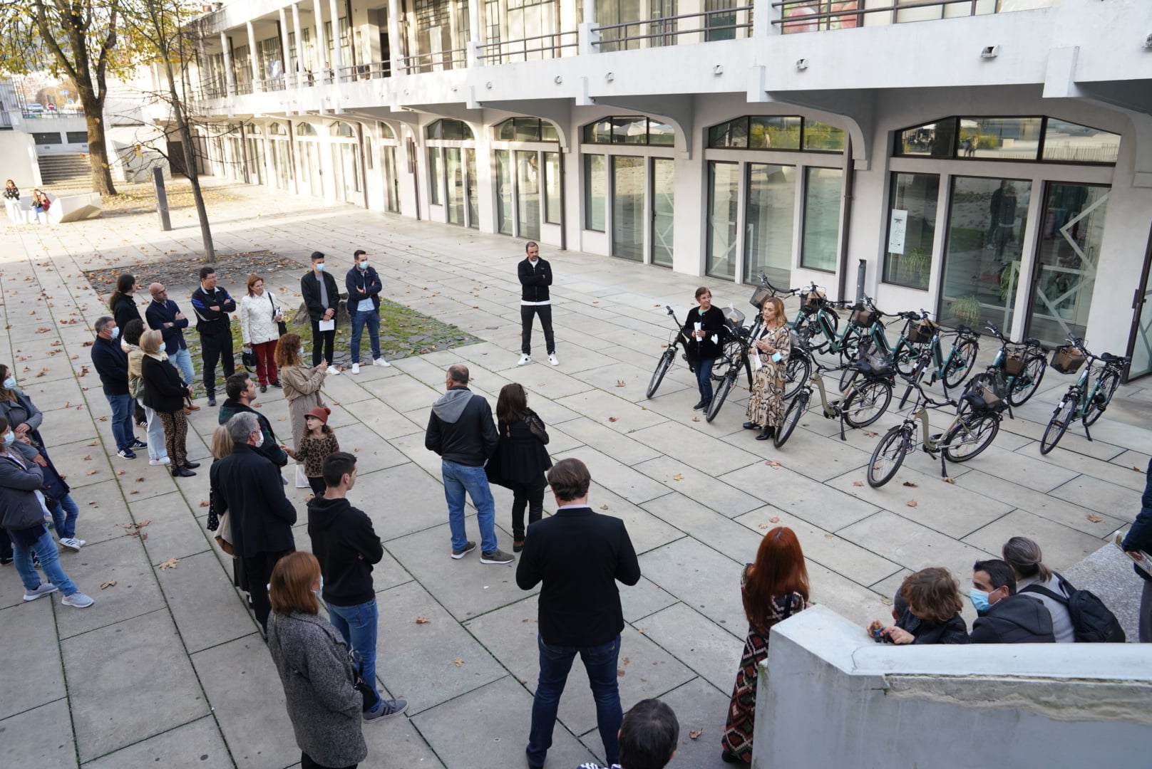 Câmara e comércio tradicional de Guimarães entregam bicicletas eléctricas