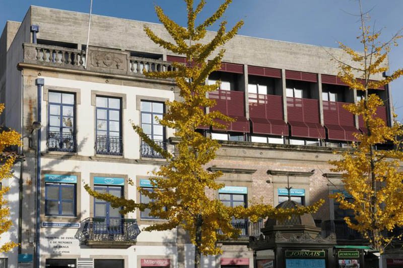 Tribunal de Menores de Braga devolve à mãe criança que lhe fora retirada à nascença
