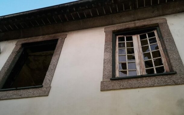 Homem encontrado morto num incêndio em edifício no centro histórico de Guimarães