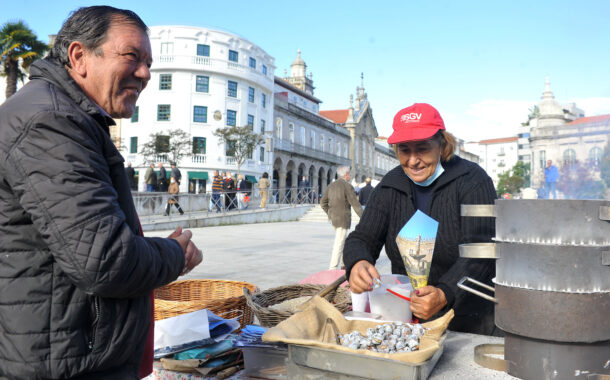 ‘Cartuchos’ de castanhas assadas promovem imagens de Braga