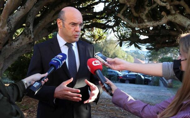 Ministro da Economia considera “boas notícias” proposta de empresa de Barcelos de ficar com trabalhadores da Dielmar