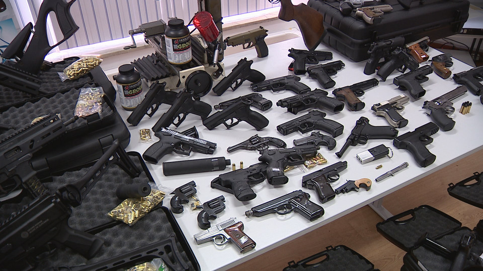 MP acusa 25 arguidos de tráfico e mediação de armas em investigação que passou por Amares e Ponte de Lima