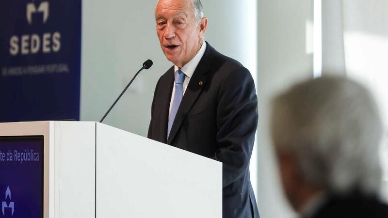 Situação crítica pós-pandémica explica solução para o salário mínimo, diz Marcelo