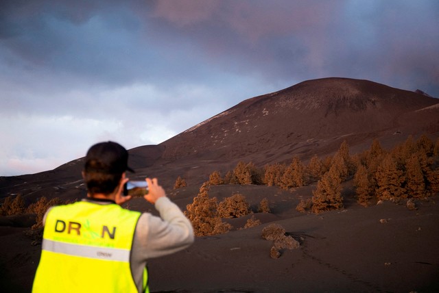 Erupção de vulcão em La Palma tem fim após três meses de destruição