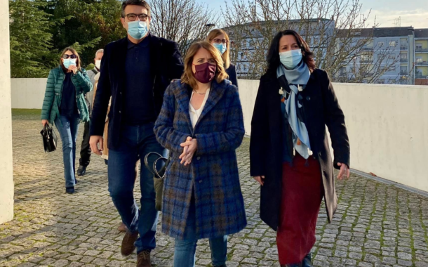 Catarina Martins diz em Guimarães que PSD não fala sobre problemas do país porque quer “mão do PS” para chegar ao poder
