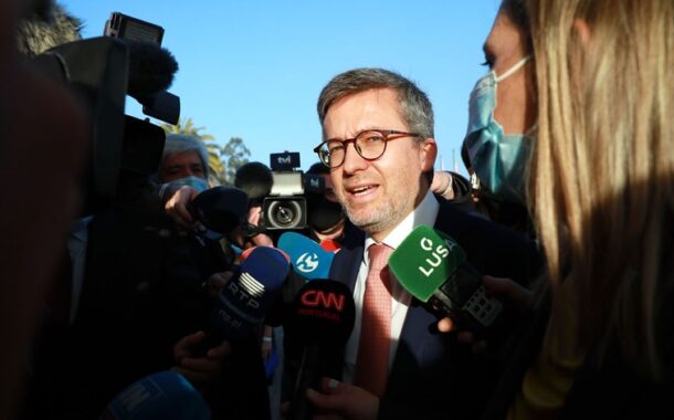Moedas pede união e “inconformismo” e diz que Rui Rio que “não está sozinho”