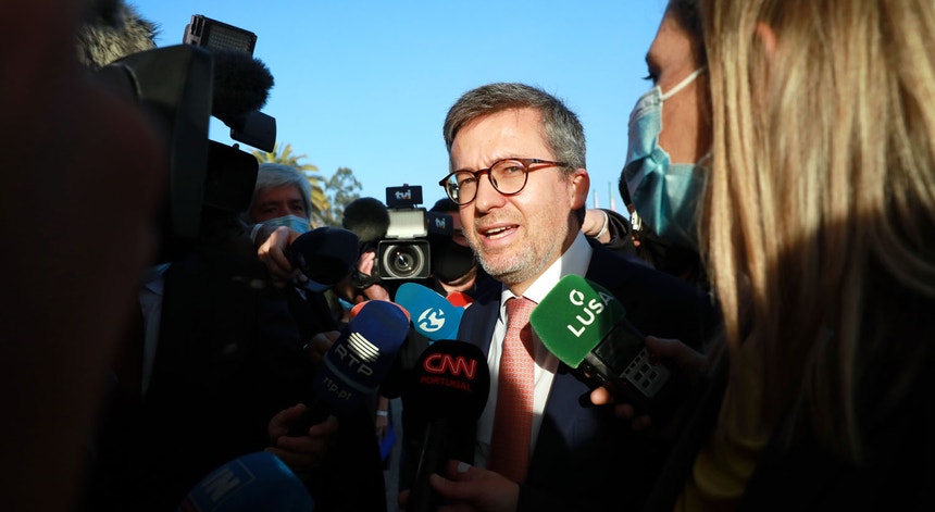 Moedas pede união e “inconformismo” e diz que Rui Rio que “não está sozinho”
