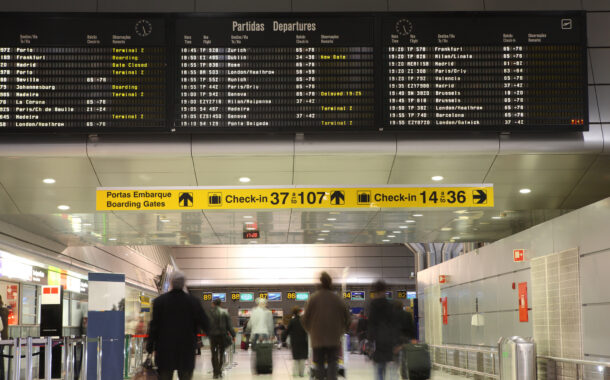 Detectados 20 passageiros sem teste à covid-19 no aeroporto de Lisboa