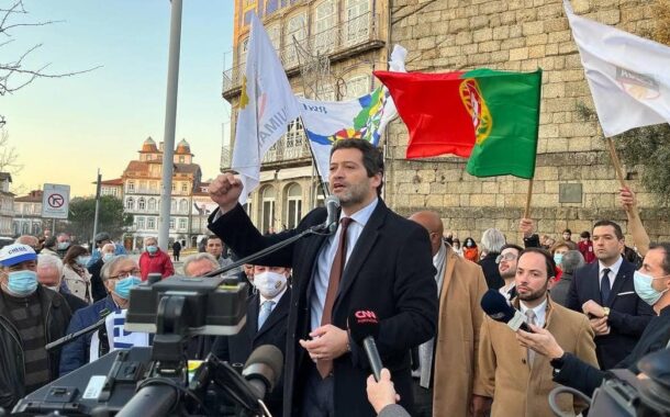 LEGISLATIVAS. “Os bandidos riem-se das polícias”, diz André Ventura em Guimarães