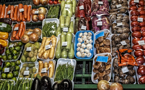 França proíbe frutas ou vegetais em embalagens de plástico