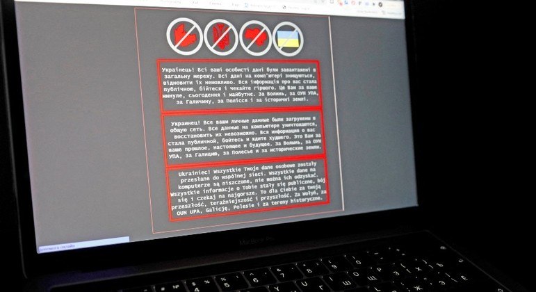 Bancos e sites do Governo da Ucrânia alvo de ciberataque de “larga escala”