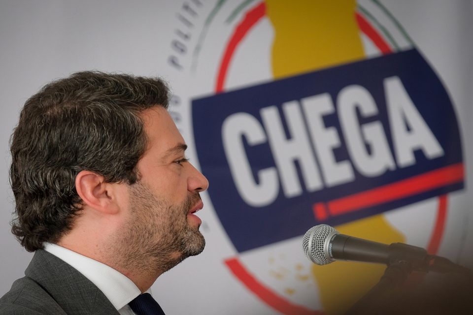 Ventura apaga tweet em que disse ter vontade de agredir Ferro Rodrigues