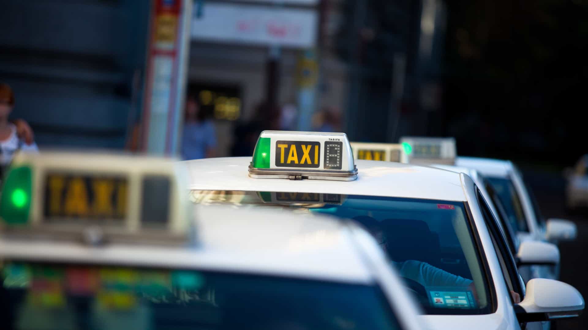 Combustíveis. Governo sobe para 30 cêntimos apoio por litro a táxis e autocarros