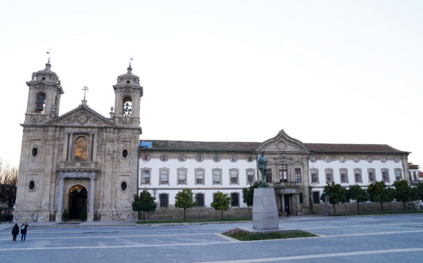 Semana Santa encerra serviços municipais de Braga