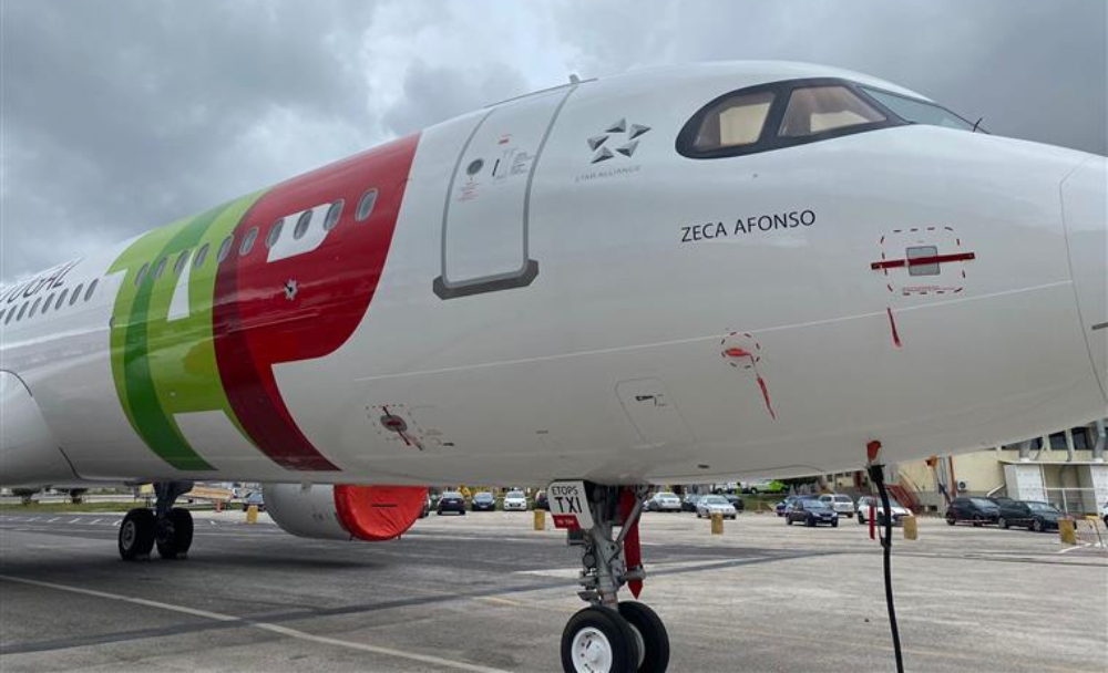 Foi baptizado ‘Zeca Afonso’ neste 25 de Abril e já voa