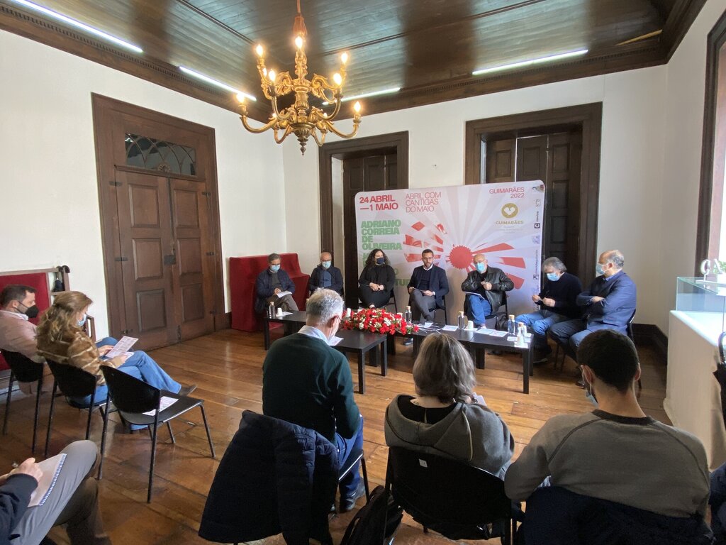 ‘Abril com Cantigas de Maio’ celebra Adriano Correia de Oliveira e José Mário Branco em Guimarães
