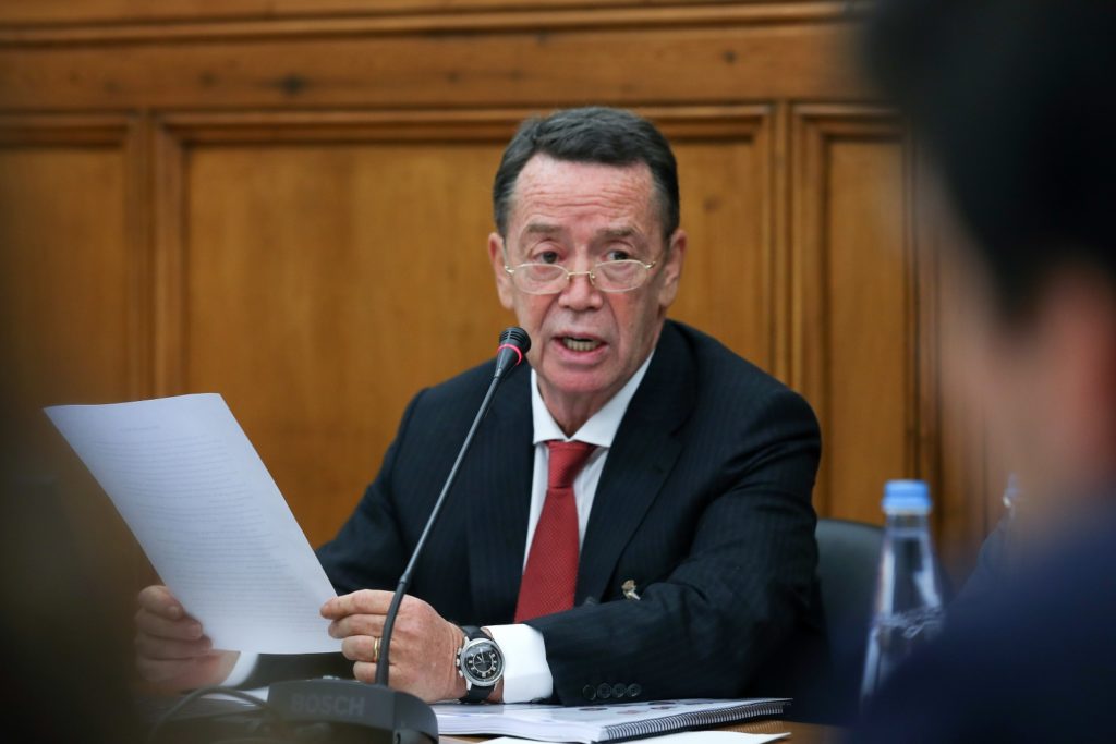 Relação obriga Carlos Alexandre a rever medidas de coação de Manuel Pinho e considera existir perigo de fuga
